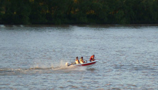 Los controles de alcoholemia llegan al río