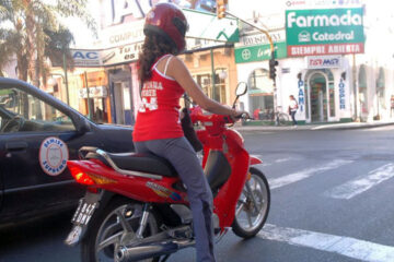 Paraná: aseguran que más motociclistas usan casco por los controles