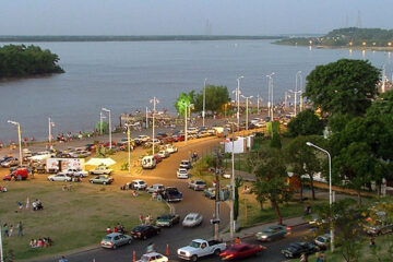 El sentido único del tránsito en la costanera no tiene fecha de aplicación