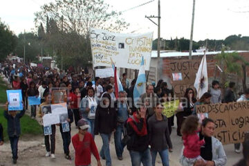 Paraná: con una masiva marcha pidieron justicia por Cristian Ríos