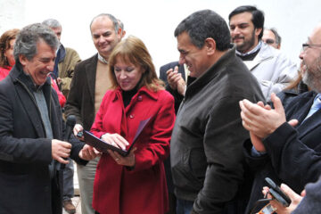 Osuna entregó a Urribarri la ordenanza del terreno para el estadio único