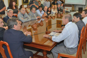 El gobierno se comprometió impulsar la reactivación del puerto de Paraná