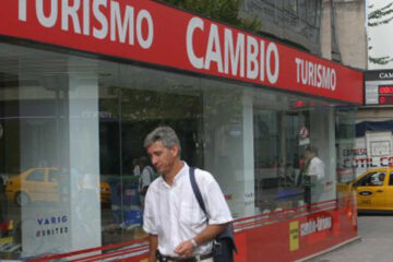 La suba del “dólar turista” no tendría mayor impacto hasta febrero