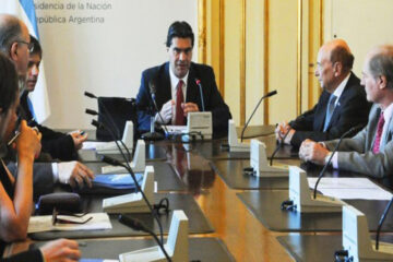 Gobierno y supermercados acordaron una canasta navideña de $39