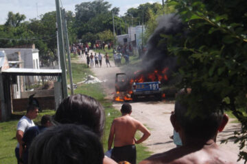 Hernandarias: un policía y un menor baleados en una requisa por motos robadas