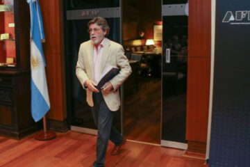 El titular de la AFIP adelantó cambios en Ganancias y Monotributo