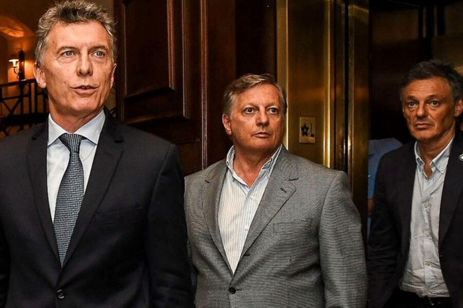 Macri desplazó a dos ministros