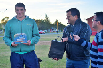 Pandiani visitó la escuela de atletismo