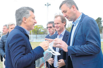 Con la bandera del ajuste para todos (Macri en Entre Ríos)