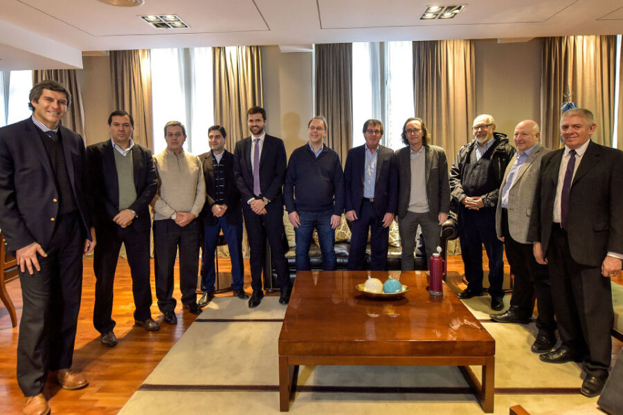 Provincias afinan condiciones para aprobar los recortes del FMI