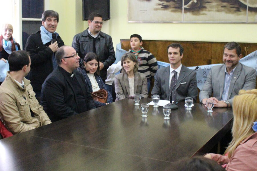 Una ciudad se hace celeste por decreto (ocurrió en Entre Ríos)