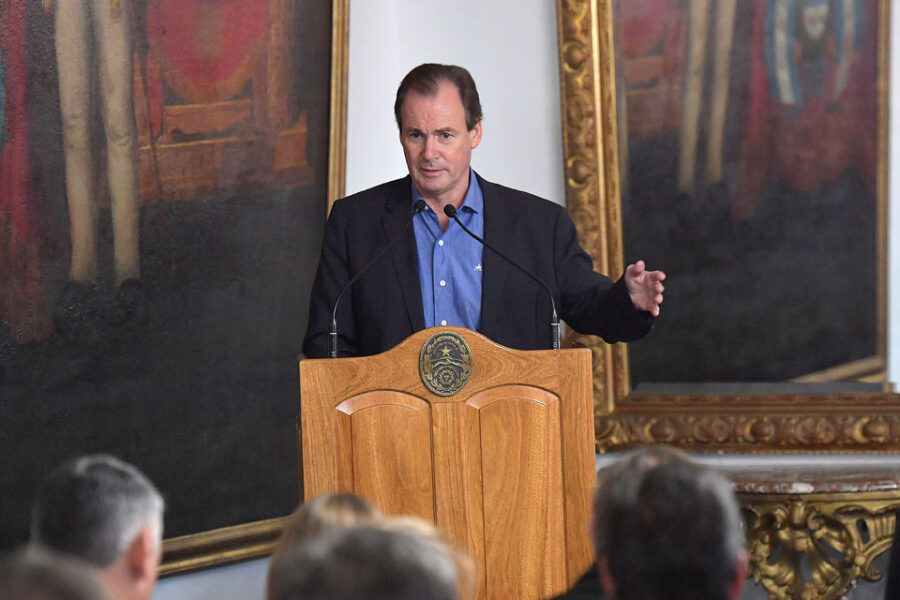 “Licitamos con absoluta transparencia y no hay favoritismos”