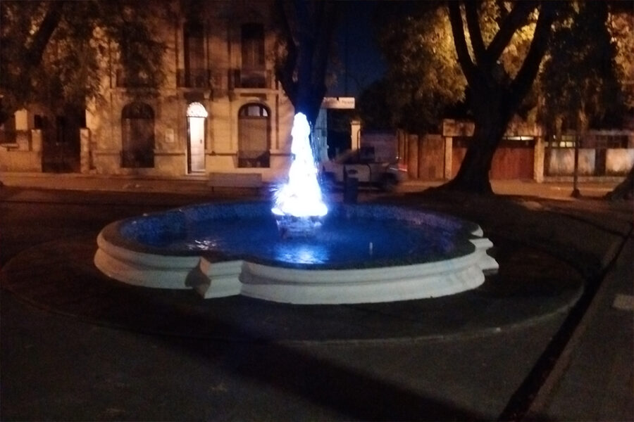 Recuperación y puesta en valor de fuente de agua en plaza Enrique Carbó