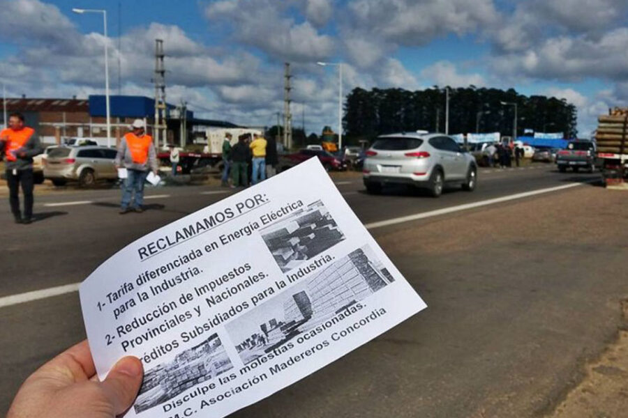Madereros levantaron protesta en Ruta 14