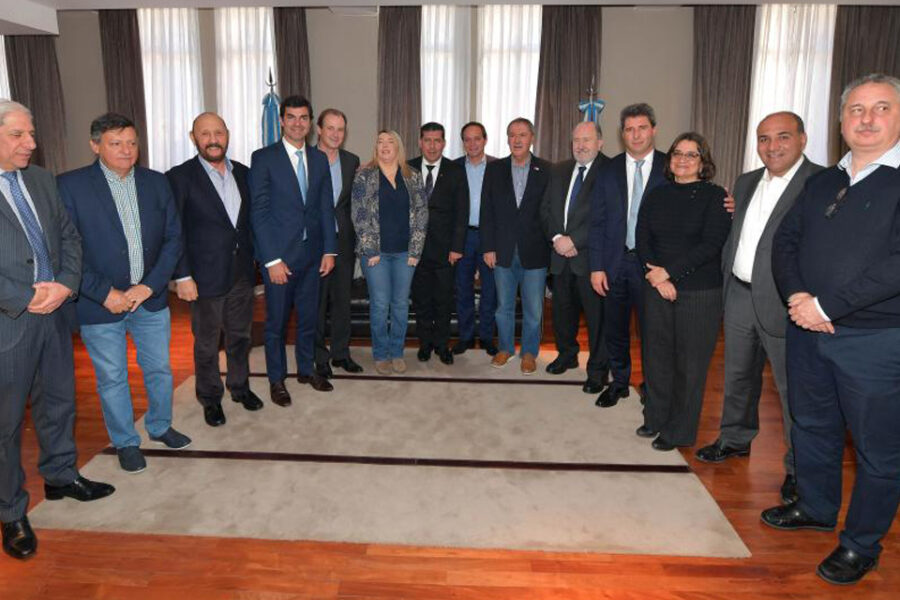 Los gobernadores peronistas se reúnen por el fondo de la soja