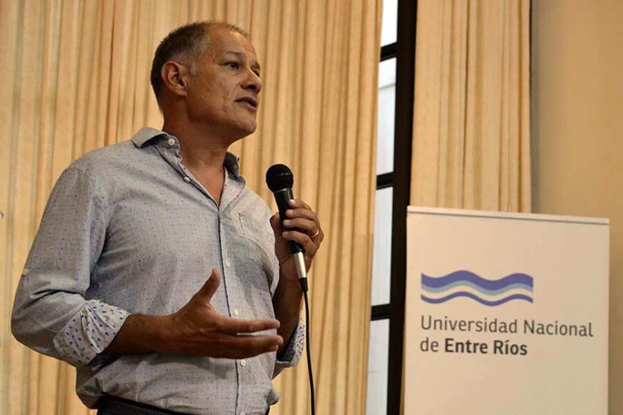 Quieren que el rector de la UNER se presente en la toma