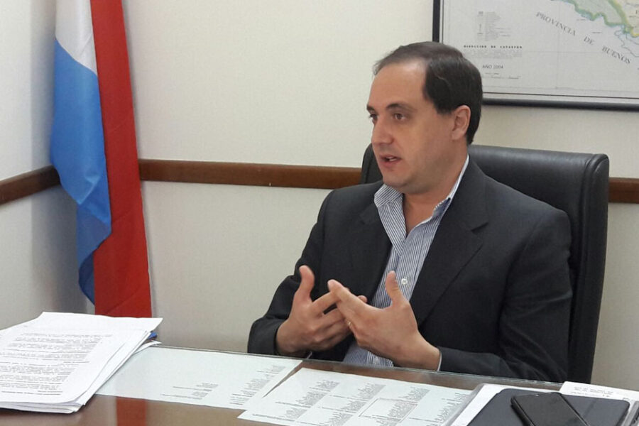 Admitió que tiene familiares con los polémicos contratos