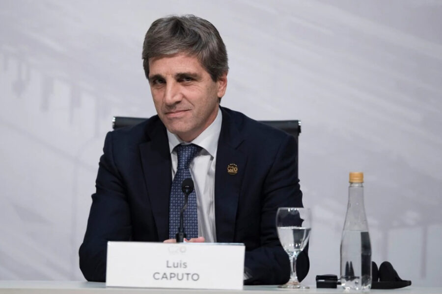 Caputo renunció al Banco Central