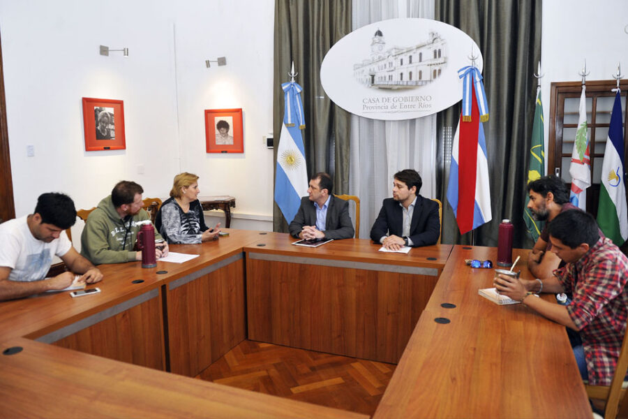 El gobierno de Bordet se acerca a las organizaciones sociales