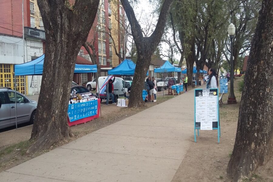 La Plaza Sáenz Peña vuelve a recibir el Mercado en tu Barrio
