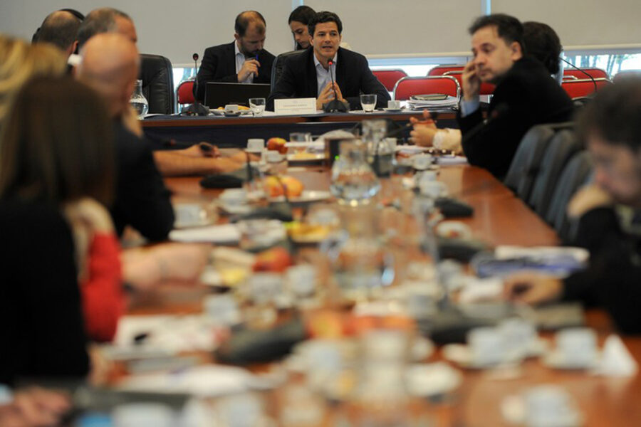 Apuran las últimas negociaciones para poder darle dictamen este martes al Presupuesto (peronistas entrerrianos podrían dar quórum)