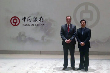 Bordet busca financiamiento en China