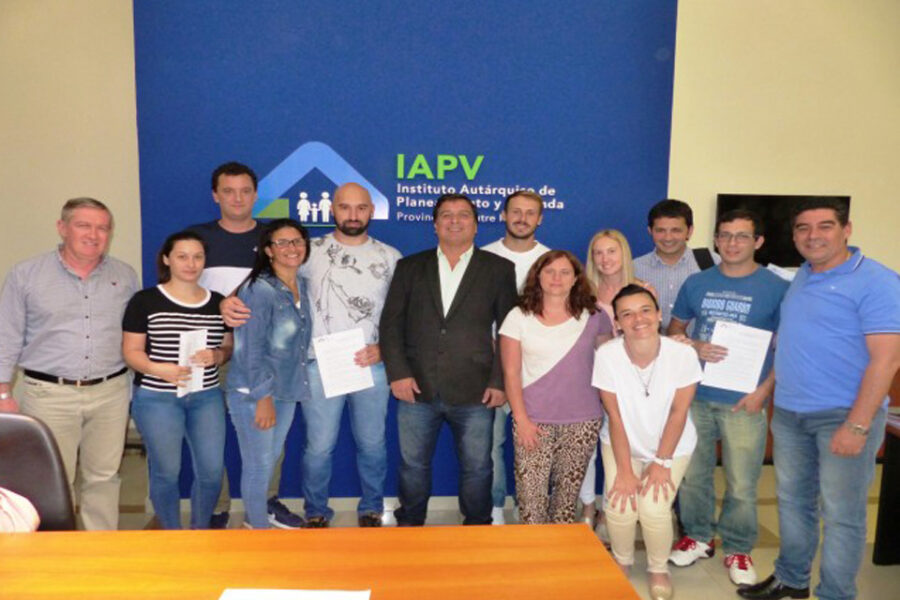 Entregaron los primeros créditos para construcción de viviendas