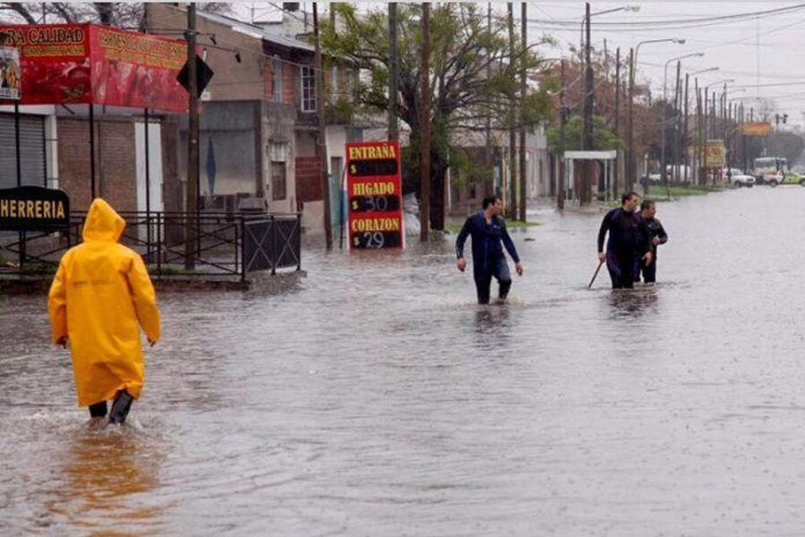 Macri vio a gobernadores y decretó la “emergencia” en zonas inundadas (los entrerrianos en el encuentro)