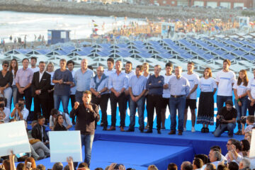 El PJ federal lanzó su campaña para buscar los votos que no van a Macri ni a Cristina (mandatario entrerriano envió su adhesión)