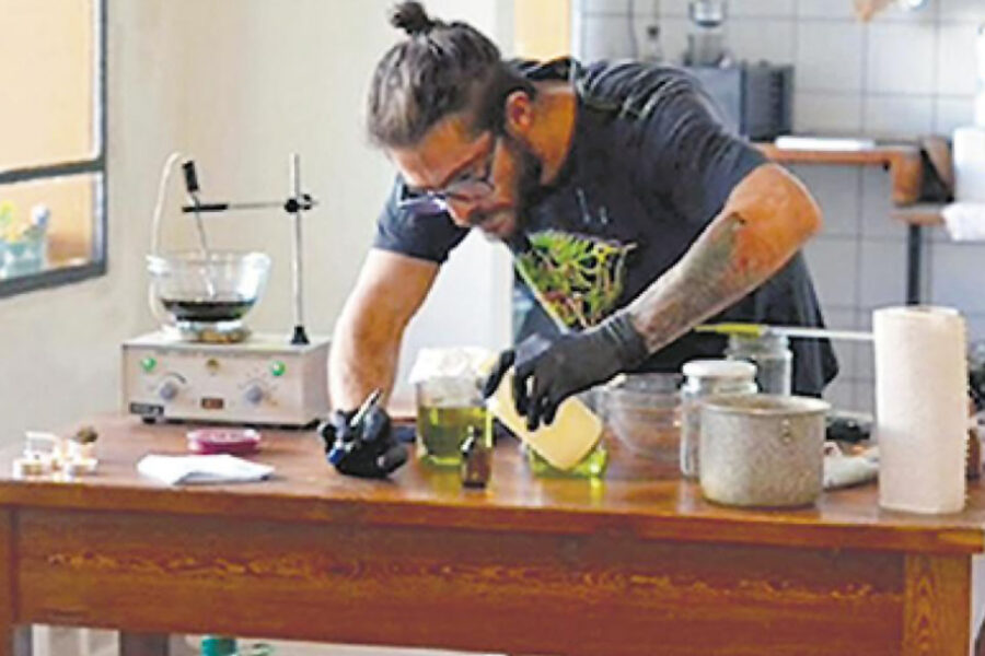 En la ciudad de Varisco un porro es delito (un cultivador de cannabis procesador en Entre Ríos)