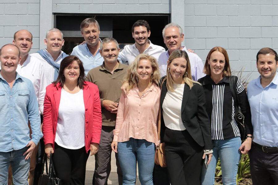 Benedetti también camina con Gainza