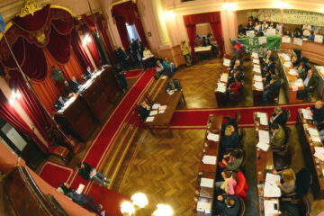 Diputados sesiona tras las Paso