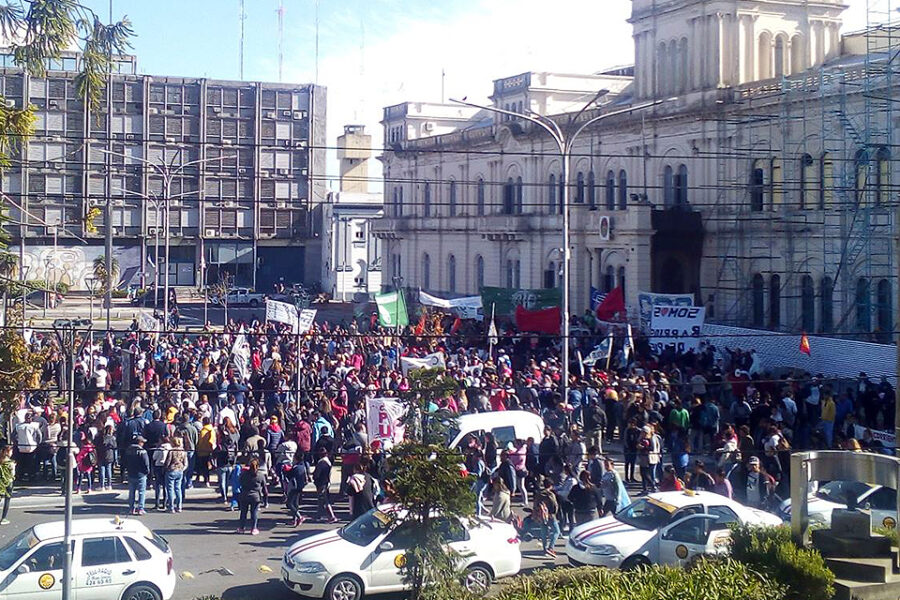 Rarezas y contradicciones de la marcha