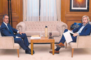 El Gobierno por lo menos consiguió algunas fotos (Frigerio también recibió al gobernador de Entre Ríos)