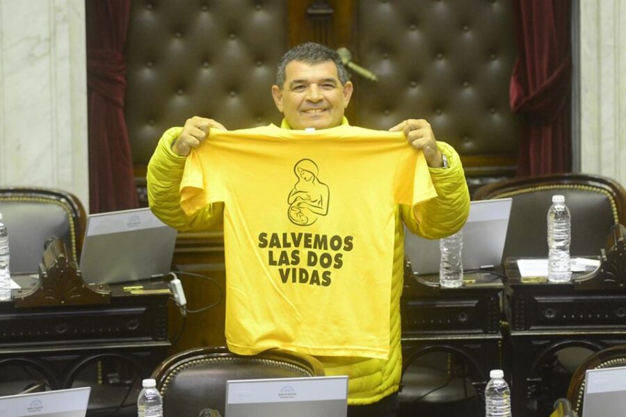 Capacitación en género a pesar del diputado Olmedo (referencia a femicidio en Entre Ríos)