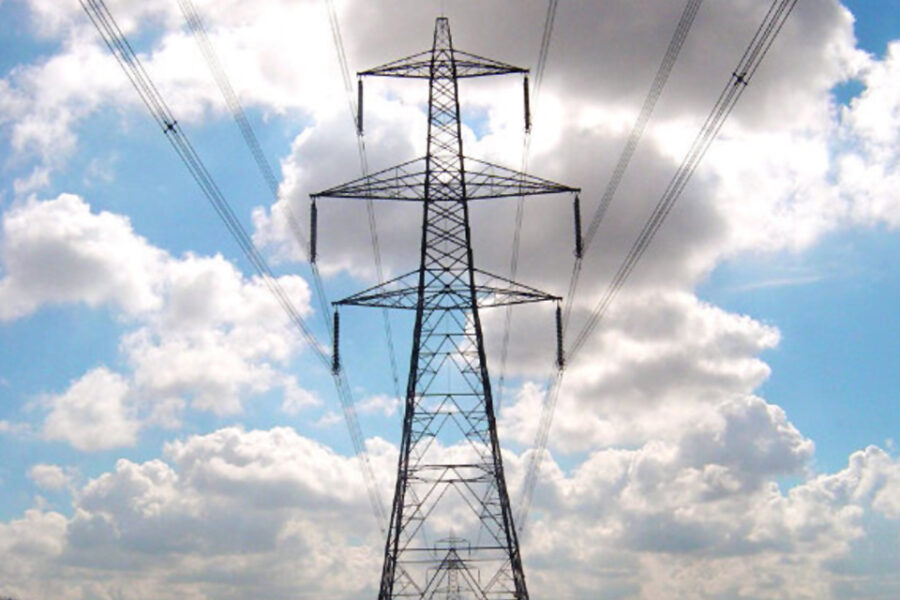 La demanda eléctrica cayó 6,4{10b083c464b21a2e5b96ab7d1950c6efda5949816d8d4b699d6508628a11a647} en agosto por menos industrias y comercios (cuánto cayó en Entre Ríos)