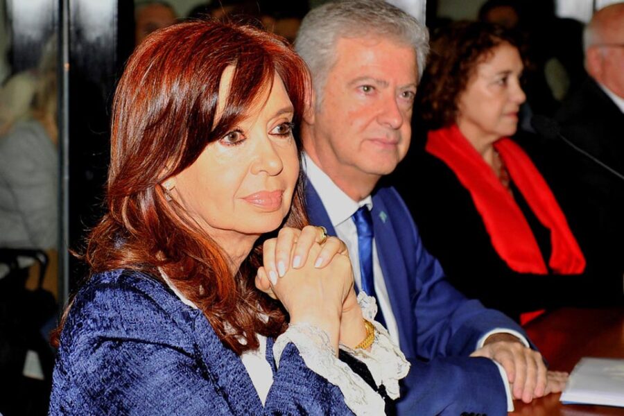 Cristina Kirchner no asistirá a su juicio el próximo lunes: dijo que tenía una reunión con el ex gobernador Urribarri
