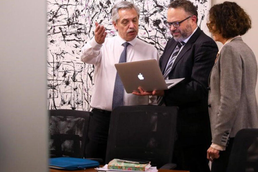 Alberto Fernández sale a la cancha con una apuesta artesanal (visitaría Entre Ríos)