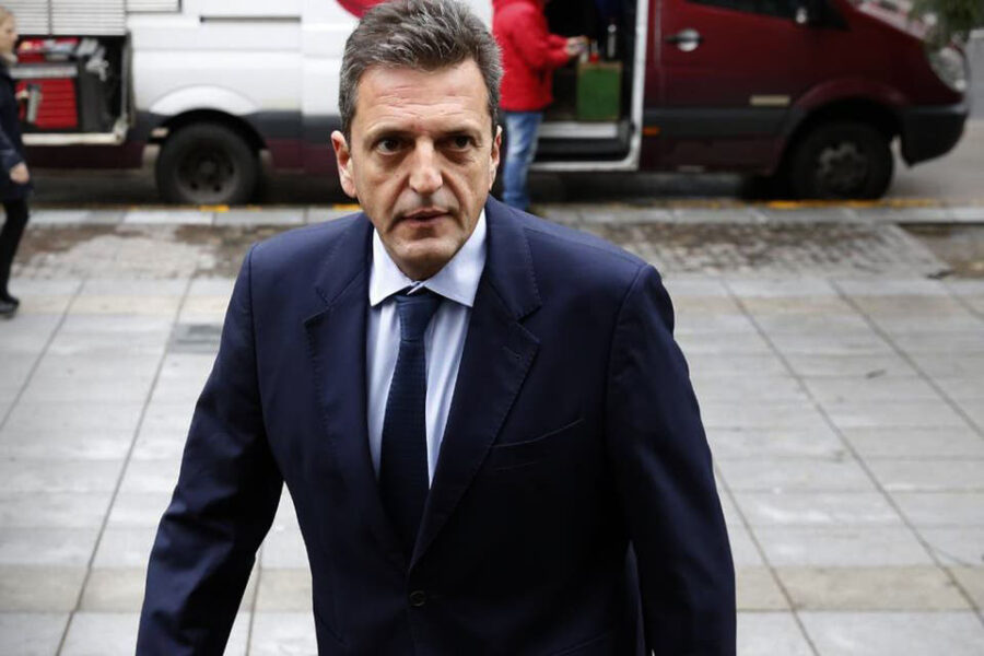 Massa viaja en jets de una firma ligada a Brito y Clarens (recuerdan visita a Entre Rìos)