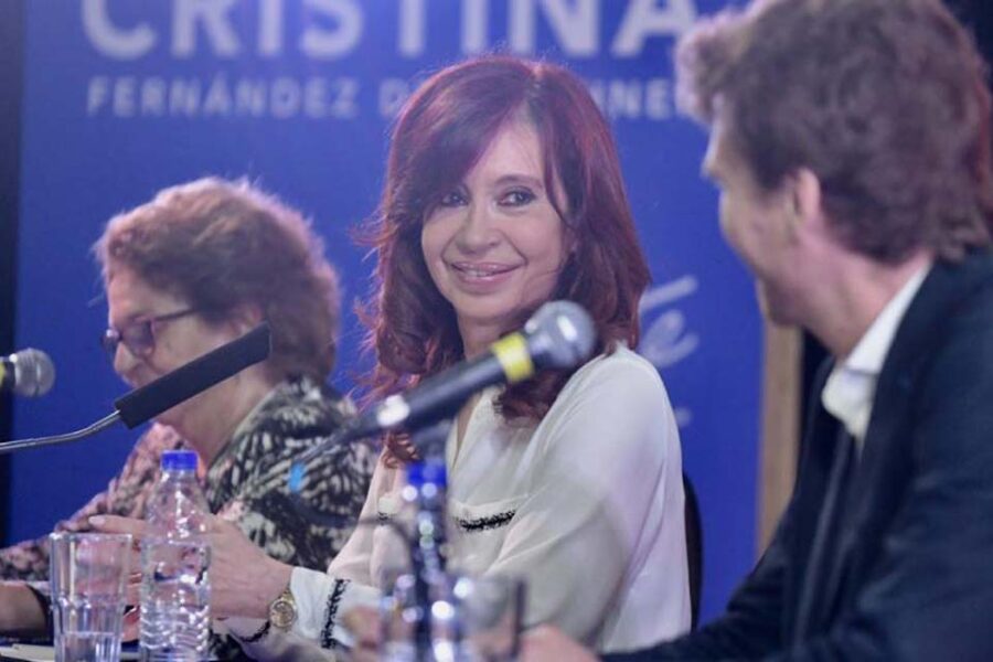 Cristina presentó Sinceramente en Mar del Plata (mención a intendente entrerriano)