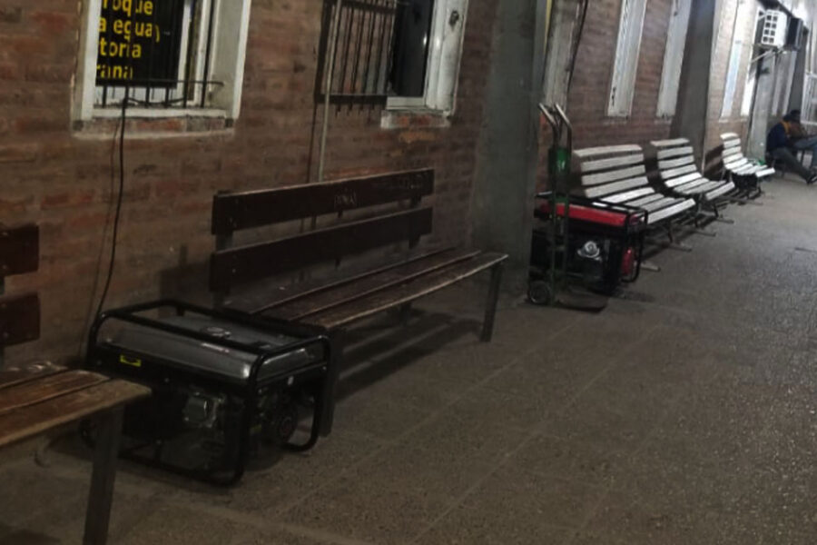 La terminal de Gualeguaychú está a oscuras por deudas