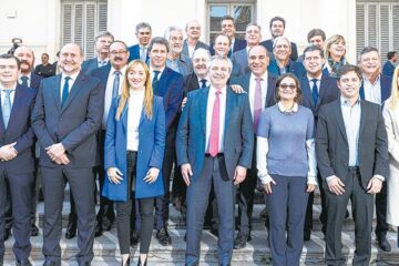 Un compromiso con los gobernadores (presencia del gobernador de Entre Ríos)