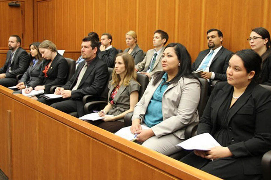 Ciudadanos comunes más cerca de decidir quién va preso