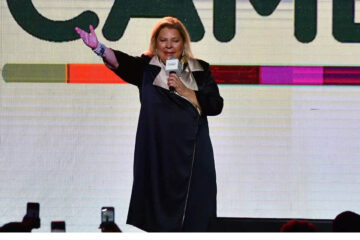 Carrió cree que da vuelta la elección cuando vuelvan los que están esquiando