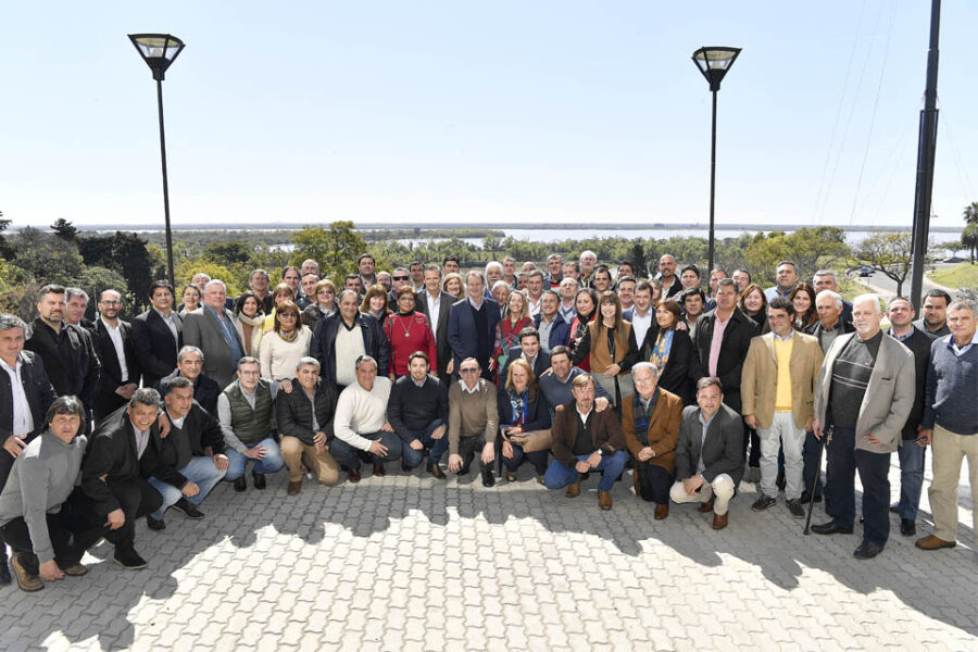 Rechazo en bloque de los intendentes del PJ