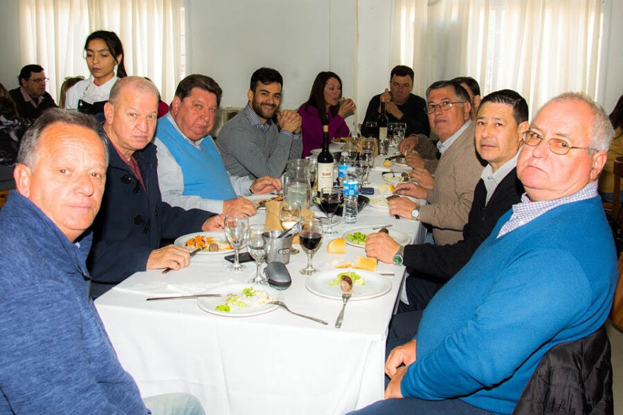 Señales ambiguas para 20 mil votos