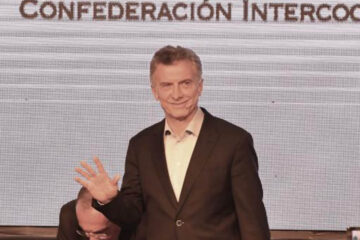 El Presidente ya se imagina en la oposición (referencia a la gestión del entrerriano Etchevehere)