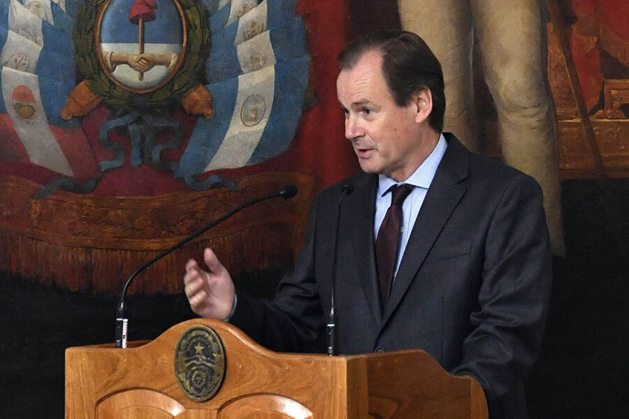 “Nación nos cobra todo y no nos paga nada”