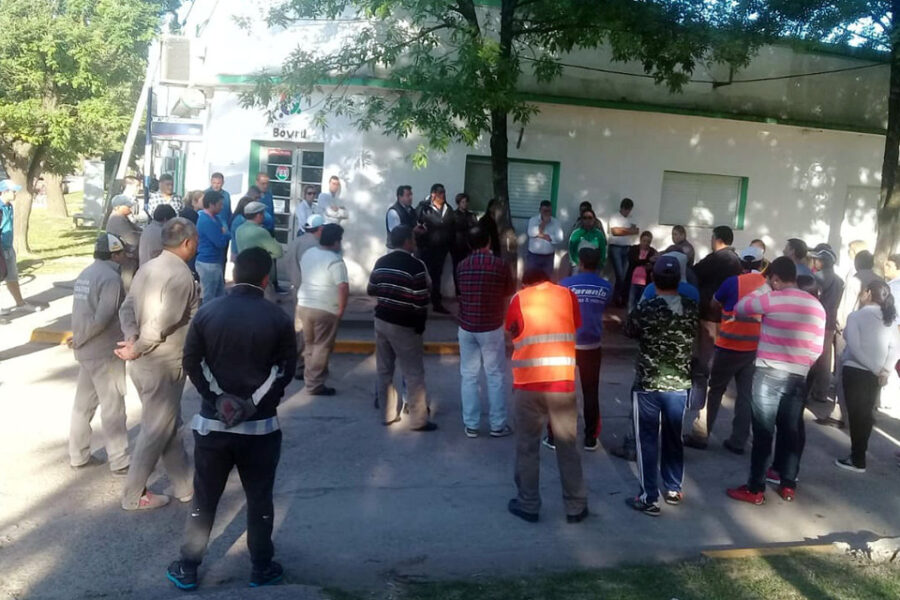Sigue el conflicto con municipales en Bovril