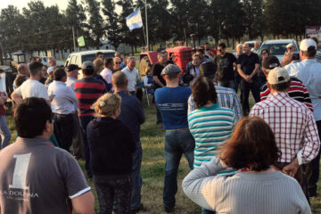 Presencia nacional en la rotonda de productores por Macri